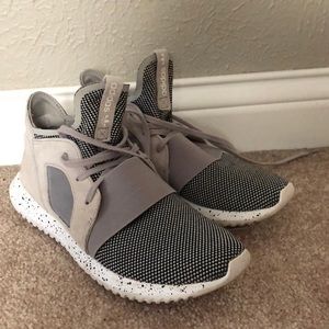 Adidas women’s Tubulars